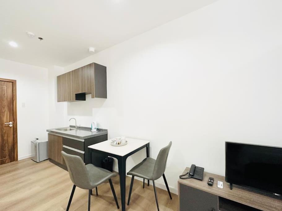 Mangrove Residences Mactan Punta Engano  Экстерьер фото